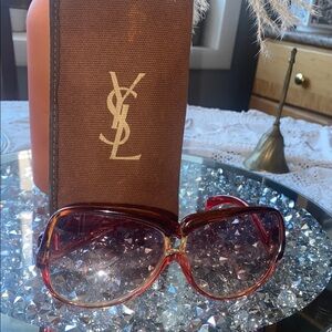 💯Yves Saint Laurent Women's Sunglasses - Red/brown  with case